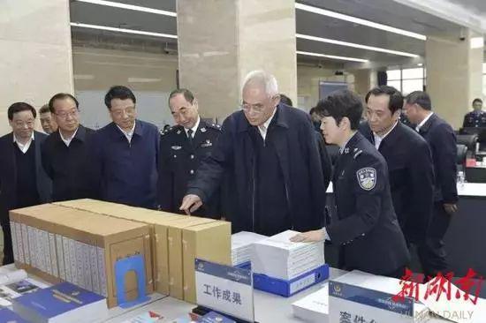 �������ʶӶ�������