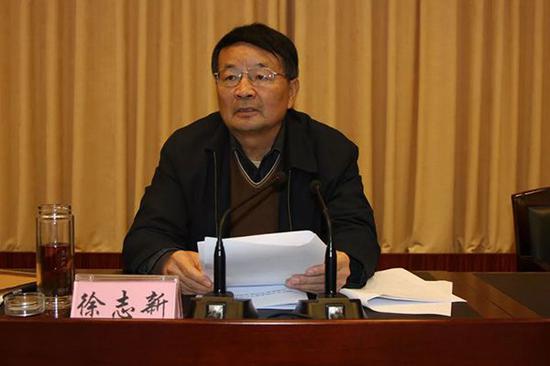 根据澎湃极速大发快三报道,文中的“徐某某”即新疆生产建设兵团原常委徐志新。