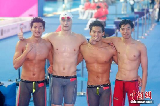 韩国光州2019国际泳联世界游泳锦标赛男子4X200米自由泳接力中国队合影。中新社记者 韩海丹 摄