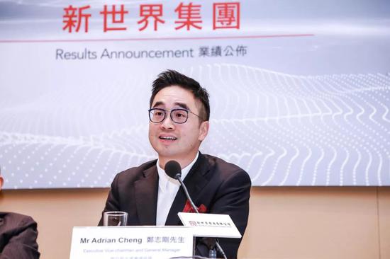 郑志刚正在25日的团体功绩公布会上 图自港媒