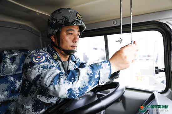 蒋大力正反节标注齐全杆。王轶哲 摄