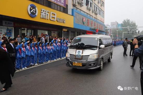 易胜娱乐场高级会员,40万以下平民跑车中的极品,你离信仰就差25万!