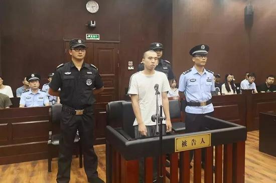 「众发是真的假的」给婚介交半年费 相亲仨月退费难