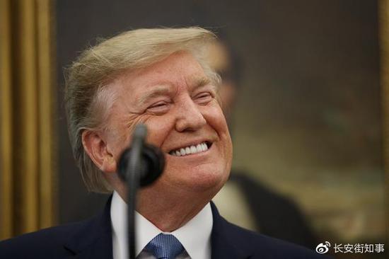 网上博彩那个网站可靠,被质疑蹭红毯,张艺谋鼓励关晓彤称:带着作品来,应该自豪!