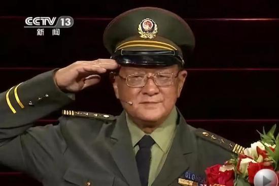 (图为乌国庆获奖现场。)