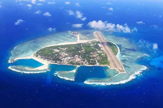空中俯瞰三沙市政府驻地永兴岛。图源:三沙市政府官网