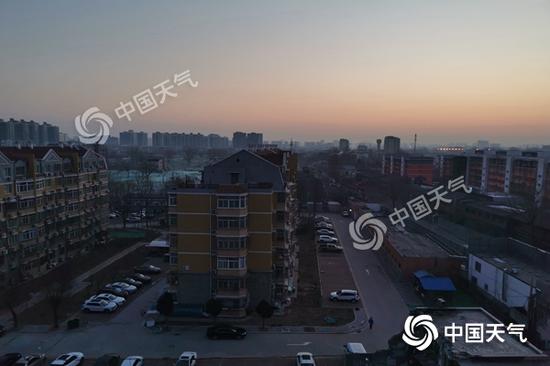 今晨,北京暖阳东升。