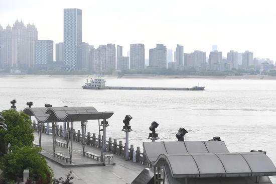 位于长江汉江交汇地的龙王庙,不停以来都是武汉防汛的重中之重。长江日报记者周超 摄