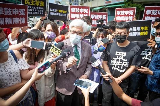 李进勇现身高雄 与“罢韩”提议人在一路