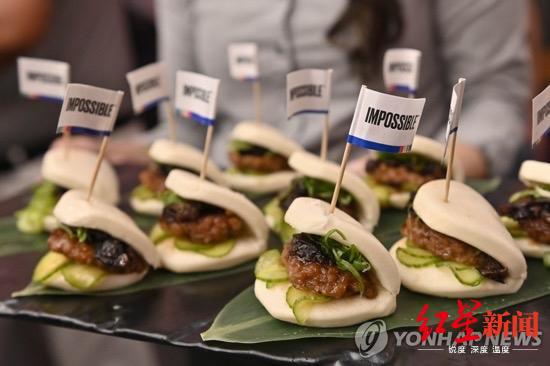 ↑食品公司Impossible Food生产的“素食汉堡” （图源 韩国《联合新闻》）