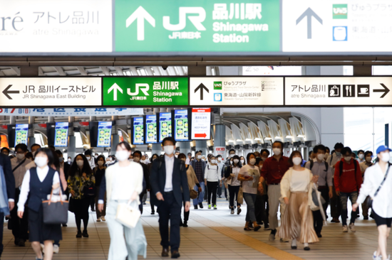 日本的通勤一族(AFLO)