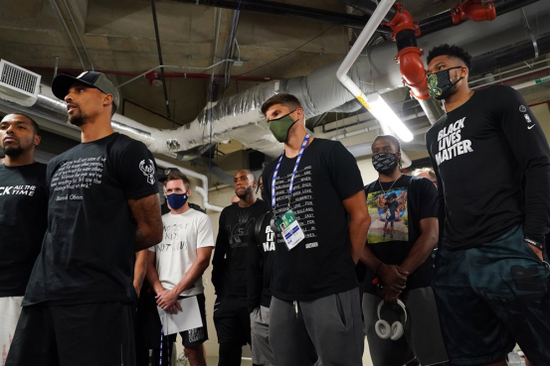 被扣上“政治组织”帽子 NBA过去48小时经历了什么?