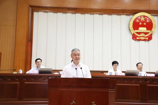 邹展业副主席在会上作表态发言