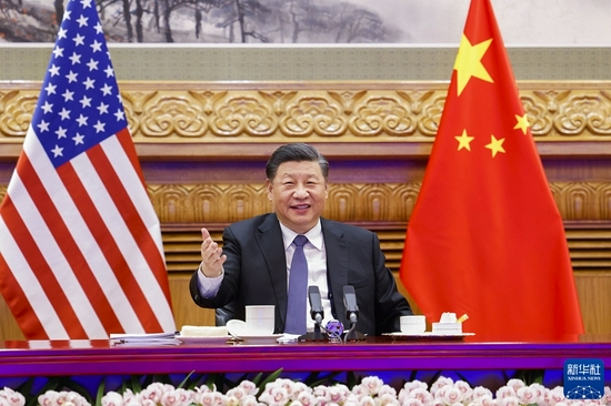 11月16日上午，国家主席习近平在北京同美国总统拜登举行视频会晤。新华社记者 黄敬文 摄