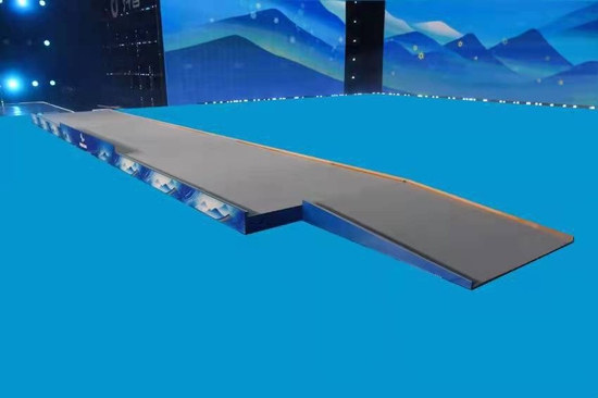 冬残奥会颁奖台增设无障碍坡道设计。北京冬奥组委供图