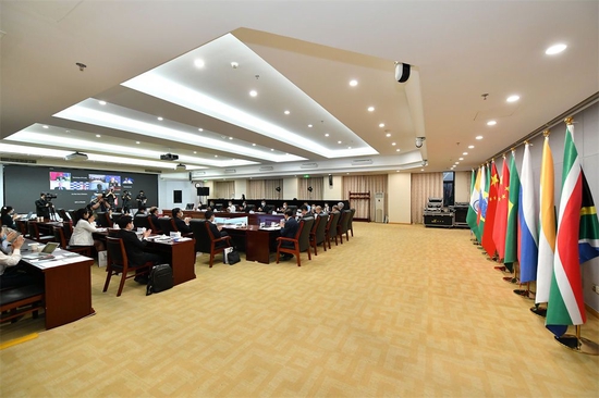 金砖国家可持续发展大数据论坛以线上和线下相结合的方式在北京举行(4月26日摄)。新华社记者 李鑫 摄