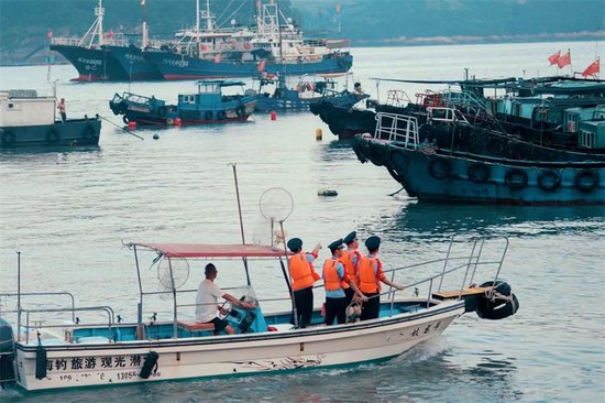 圖為寧德市霞浦縣溪南鎮「海管中隊」開展海上流動日常巡查
