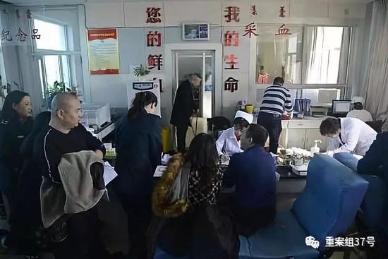 ▲2月24日,内蒙古锡林郭勒盟中心血站,市民为事故伤者献血。 刘文华(内蒙古分社)/中新社/视觉中国