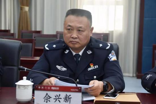 2018年2月，佘兴新履新省公安厅监管总队政委，至今一年多。