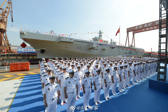 075型两栖攻击舰9月25日在沪东正式下水 图源:央广军事