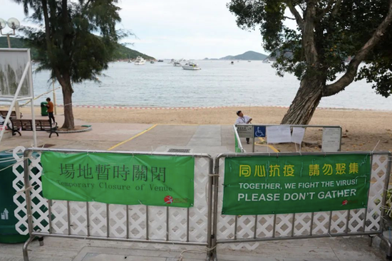 △7月25日,香港深水湾泳滩已经关闭