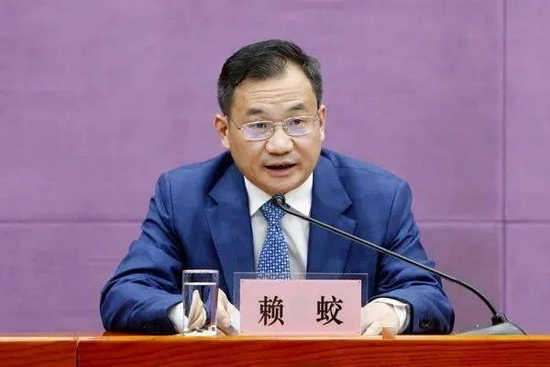 正文   担任自治区党委政法委书记六个月时间,雷东生职务再次调整,任