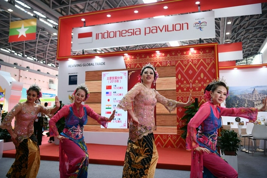  ↑2021年9月11日，印度尼西亚演员在第十八届中国-东盟博览会印尼馆表演节目。