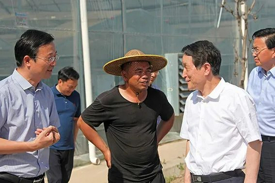 江苏省纪委监委主要负责同志在睢宁县调研。