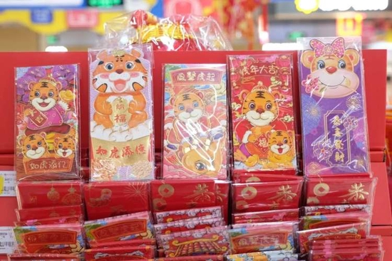 新的一年虎虎生威!“虎元素”年货占据商场C位!
