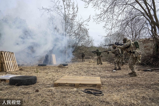 乌克兰士兵在利沃夫参与作战训练（资料图）
