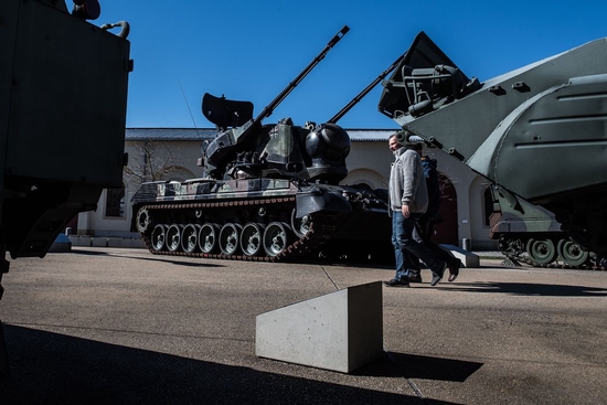 美国最新的重武器 a11c-f4ad68e074a7325eba42b9acf81f1ce7.jpg