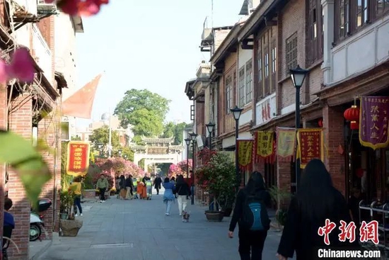 资料图：漳州古城内保留老街风貌。龚雯 摄