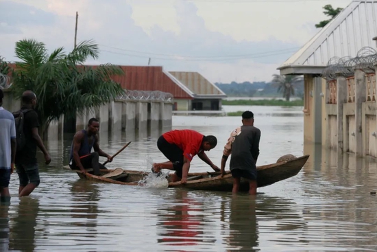 尼日利亚：困在洪水中