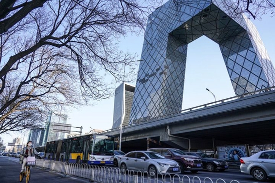 1月28日,车辆在北京东三环辅路行驶。新华社记者 彭子洋 摄