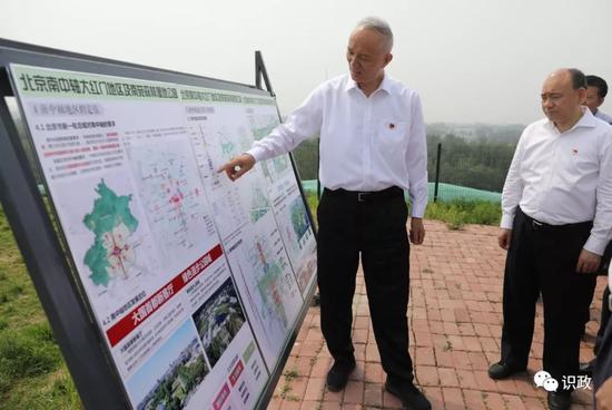 观察南苑森林湿地公园建立停顿
