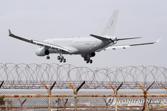 图为韩军首架空中加油机(韩联社)
