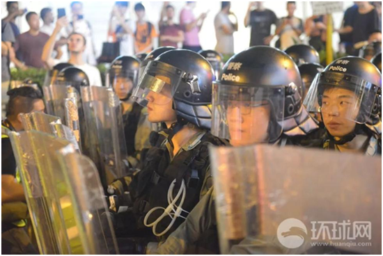 香港警察（摄影：赵觉珵）