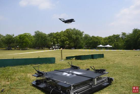 △5月2日，一架无人机准备起飞。中新社记者 王刚 摄