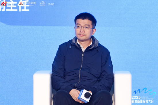 南京大學通信系主任、教授，中國人工智能學會智能傳媒專委會副主任曹汛