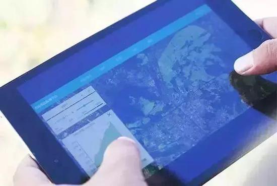 ▲打开iPad 上的耘境，就能科学管理农田