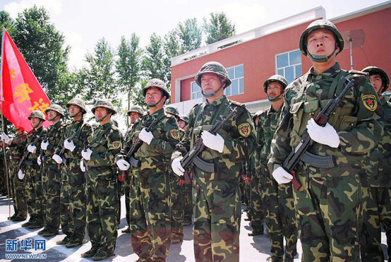 1999年,预备役部队换发林地迷彩作训服。