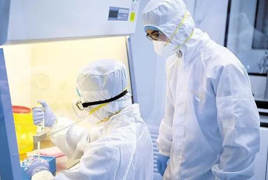 数据说话 一文读懂辉瑞和莫德纳新冠疫苗的异同