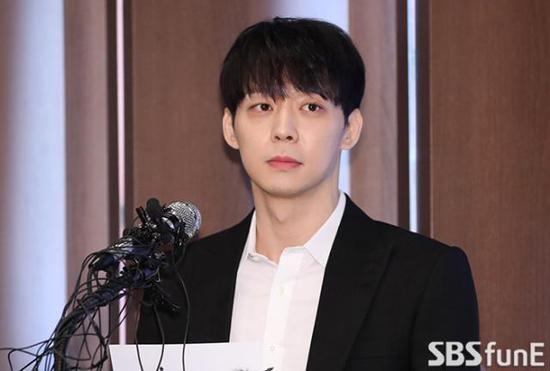 1556022432319240.jpeg 朴有天10日曾召开记者会,否认吸毒。(SBS新闻)