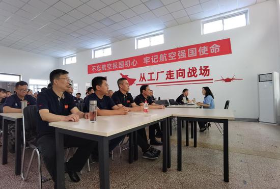 现场保障任务和党建工作始终同步开展,双融双促