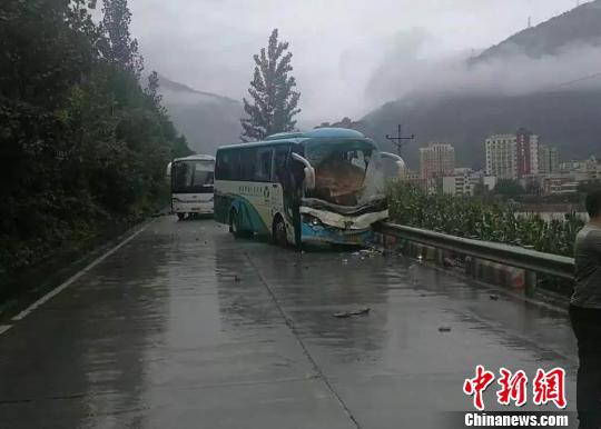 事发现场 钟欣 摄 事发现场 钟欣 摄