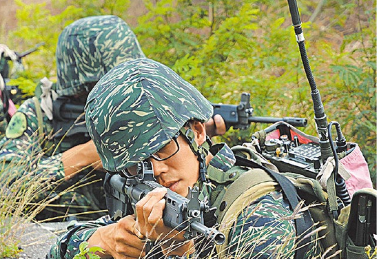 此前台军拨款23亿,要在全台湾构建“国军地面部队C4ISR系统”,预计在2021年服役,上面““资通电军指挥部”的一堆专案就是这个计划