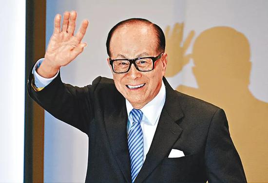 李嘉誠 IC 資料圖
