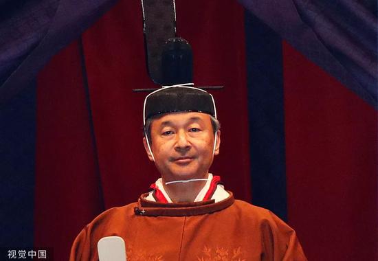 德仁天皇登上“高禦座”。/視覺中國
