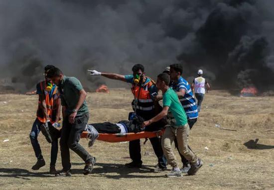 5��14�գ�Ϊ��������פ��ɫ��ʹ����Ү·���俪�ݣ�����˹̹���ھ��д��ģ����ʾ�������ǵ����ڼ�ɳ�ش�����ɫ�н�������������������˵İ���˹̹ʾ���ߡ��»��緢