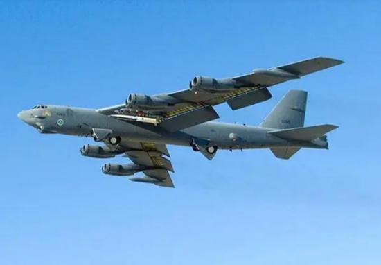 美军B-52轰炸机 人民视觉 资料图